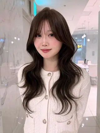 ロング 峯本 つばめのヘアスタイル