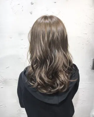 セミロング カラー ヘアアレンジ ✨艶髪✨透明感✨ 山内大樹のヘアスタイル