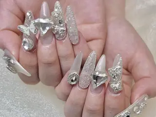 ネイル Rainrain💧 パーツ豊富、やり放題のネイルデザイン