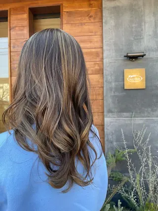 カラー 井上 舞のヘアスタイル