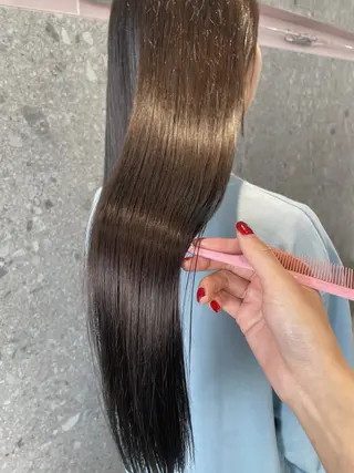 ロング カラー PHIDGE所属・山下 千明のヘアスタイル