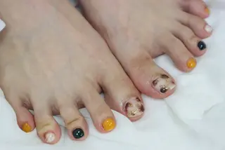 ネイル カラーズビューティサロン所属・ツノスエアヤカ ／つののネイルデザイン