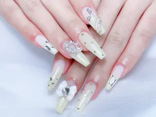 ネイル M🌷nail 長さだし専門店のネイルデザイン