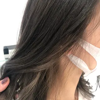 ミディアム カラー 古屋 花織のヘアスタイル