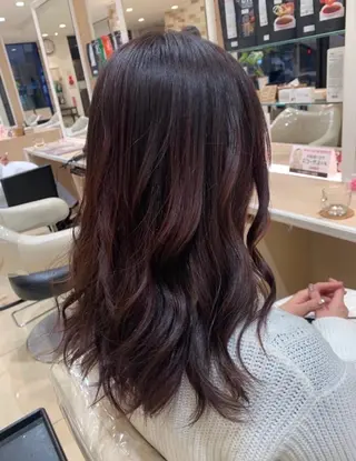 カラー 吉永 百合香のヘアスタイル