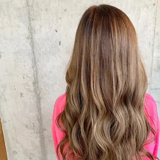 ミディアム 🌷横浜/レイヤー /艶カラー🌷のヘアスタイル