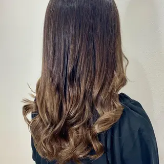 セミロング カラー ViVi by freedomのヘアスタイル