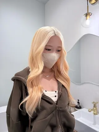 ロング カラー utari所属・🤍amane🤍 ハイトーン/ブリーチのヘアスタイル