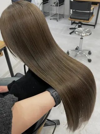 カラー Mina/岡山/矯正 ブリーチ/レイヤーのヘアスタイル