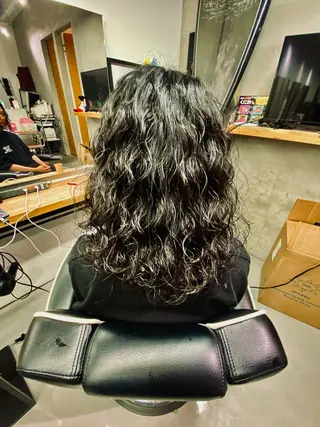 セミロング パーマ メンズ MOTEL men's andshaving所属・鶴見 光のヘアスタイル