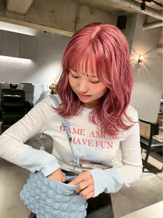 ミディアム 花木 理乃のヘアスタイル