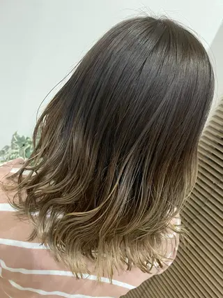 ミディアム 白髪ぼかし ハイライト専門/大嶋のヘアスタイル