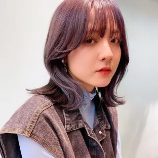 ミディアム カラー 岡野 静華のヘアスタイル