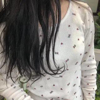 ロング カラー 江原 彩華のヘアスタイル