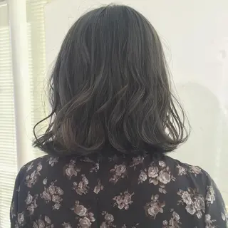 ミディアム カラー 下川 由貴のヘアスタイル