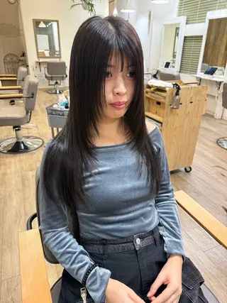 ロング Rinka/レイヤー /透明感カラーのヘアスタイル