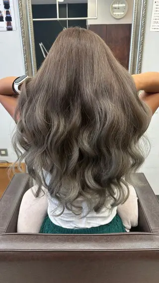 ロング カラー Crescere所属・小島 凜のヘアスタイル