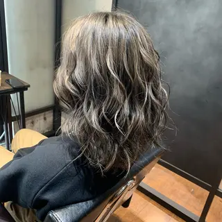 カラー ヘアアレンジ newi TATSUのヘアスタイル