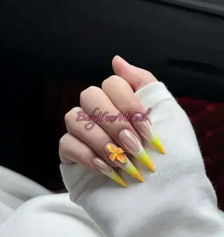 ネイル Oomiya 服部のネイルデザイン