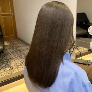 ミディアム カラー カジュアルを女っぽく 𝗮𝘆𝗮𝗰𝗼のヘアスタイル