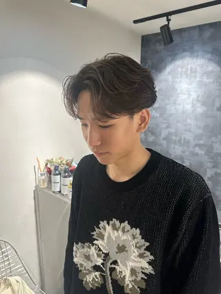 ミディアム パーマ メンズ SALOWIN 原宿 iori所属・🌟原宿指名No.1 センターパート⭐️のヘアスタイル