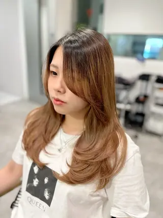 ロング GaKu/ハイトーン /ブリーチ/ブロンドのヘアスタイル