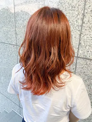 セミロング ハイトーン/ベージュ 指名No.1荒木涼太のヘアスタイル