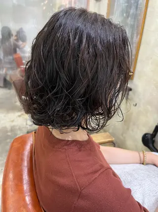 ショート パーマ ハイトーンカラー🩵 耳ツボジュエリー👂のその他イメージ