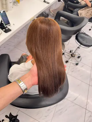 ミディアム カラー ヘアアレンジ SALOWIN藤沢店所属・艶カラー の達人のヘアスタイル