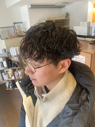 ショート パーマ メンズ 塩谷黎✨ブリーチ無W カラーメンズパーマ✨のヘアスタイル