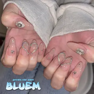 ネイル BLUEM なな🐶のネイルデザイン