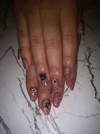 ネイル はな💎ネイル ワンホン、長さ出しのネイルデザイン