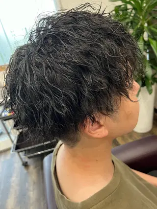 ショート パーマ 大瀬 裕樹のヘアスタイル