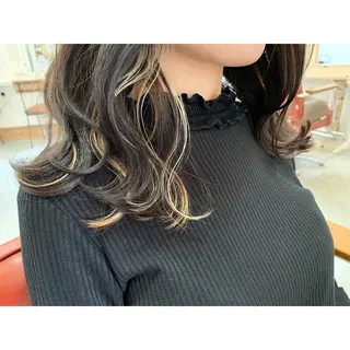 ミディアム カラー fio マナミのヘアスタイル