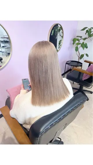 セミロング カラー 藤井 貴美子のヘアスタイル
