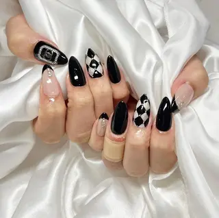 ネイル ちゅるんネイル🪄 耳ツボジュエリー🔗のネイルデザイン