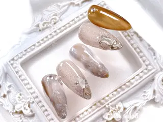 ネイル Nailsalon Charis.yuのネイルデザイン