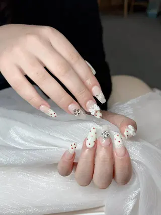 ネイル MQueen ネイルサロンのネイルデザイン