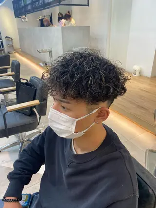 カラー パーマ メンズ 新宿【メンズパーマ】 塩澤太一のヘアスタイル