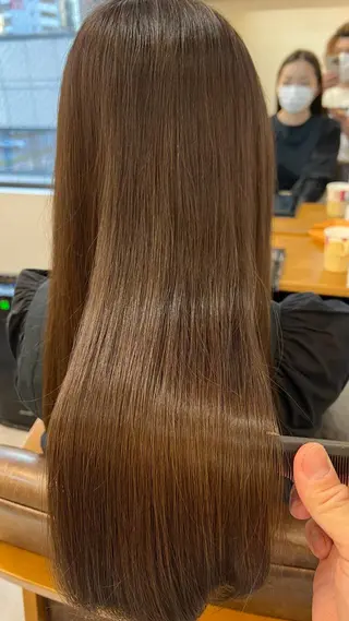 セミロング サロウィン新宿三丁目所属・✨クセ・広がりで悩む 学生さんへ✨taroのヘアスタイル