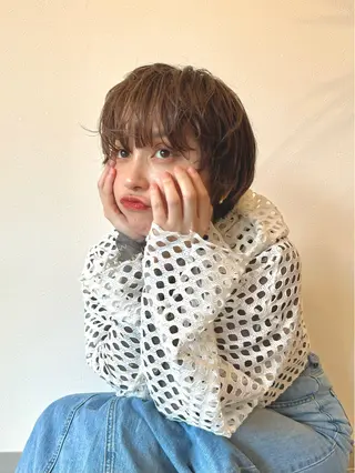 ショート カラー 垢抜け/レイヤー/ ハイトーン/アスナのヘアスタイル