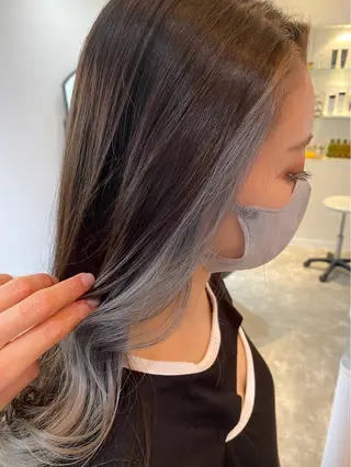 ロング 亀田 萌奈のヘアスタイル