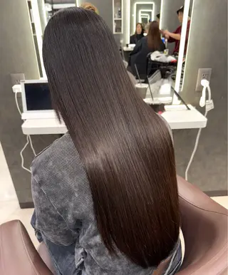 ロング DESIGN SALON  LIA・デザインサロンリア所属・お悩み/縮毛矯正/ 解決/けんすけ🫧のヘアスタイル