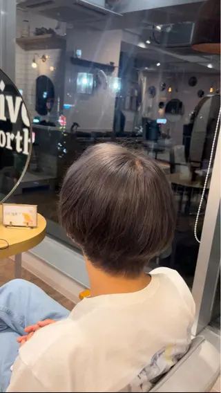 ショート カラー heelSENGAWA所属・heel SENGAWAのヘアスタイル