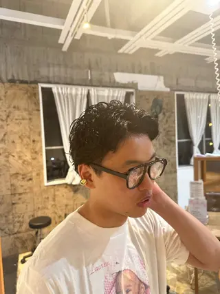 メンズ メンズパーマ 宮本礼慈のヘアスタイル