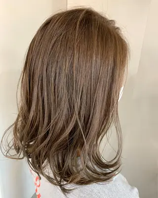 ミディアム カラー HAIR&MAKE.sia所属・心斎橋ボブ 好原良真のヘアスタイル