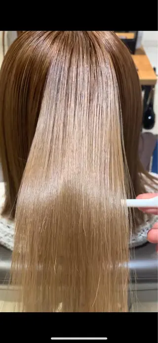 セミロング 糟谷 慈英のヘアスタイル