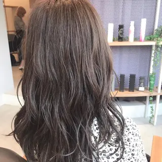 ロング 髙井 麻帆のヘアスタイル