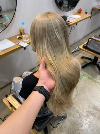 ロング カラー 平川 夏海のヘアスタイル