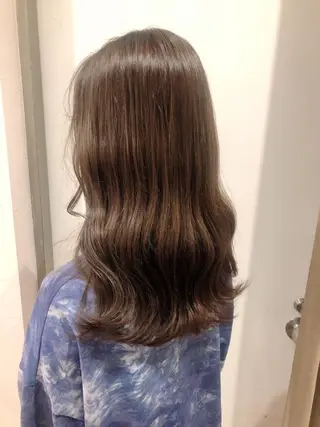 セミロング カラー 韓国🇰🇷レイヤー 映える顔周り🩷のヘアスタイル